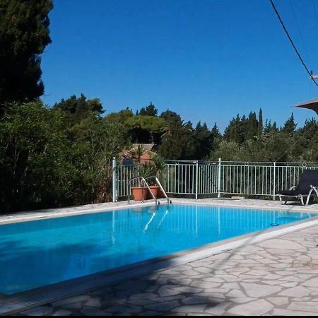 Gastouri Villa Pascalia With Heated Pool In October And Views Achílleion 外观 照片