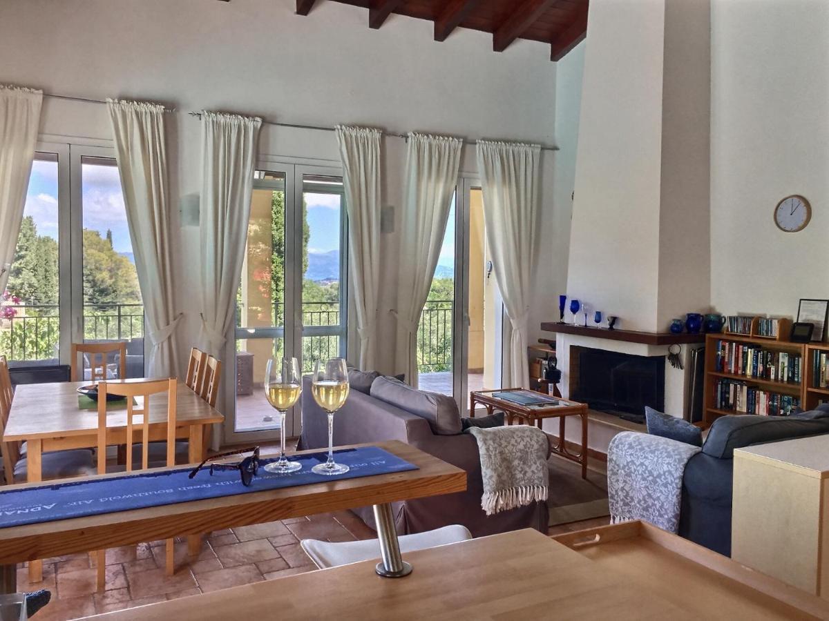 Gastouri Villa Pascalia With Heated Pool In October And Views Achílleion 外观 照片