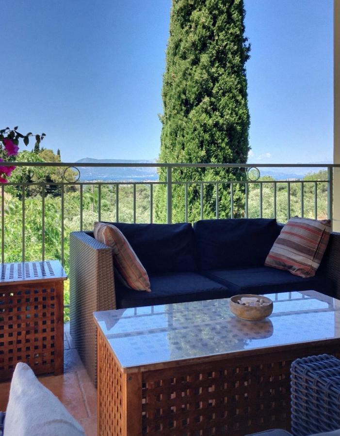 Gastouri Villa Pascalia With Heated Pool In October And Views Achílleion 外观 照片