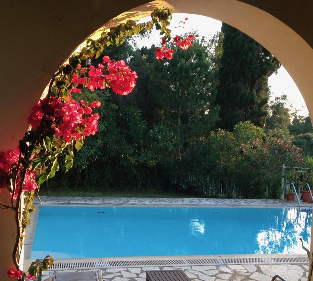 Gastouri Villa Pascalia With Heated Pool In October And Views Achílleion 外观 照片