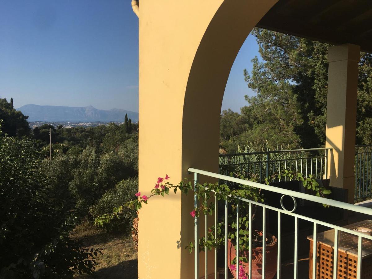 Gastouri Villa Pascalia With Heated Pool In October And Views Achílleion 外观 照片