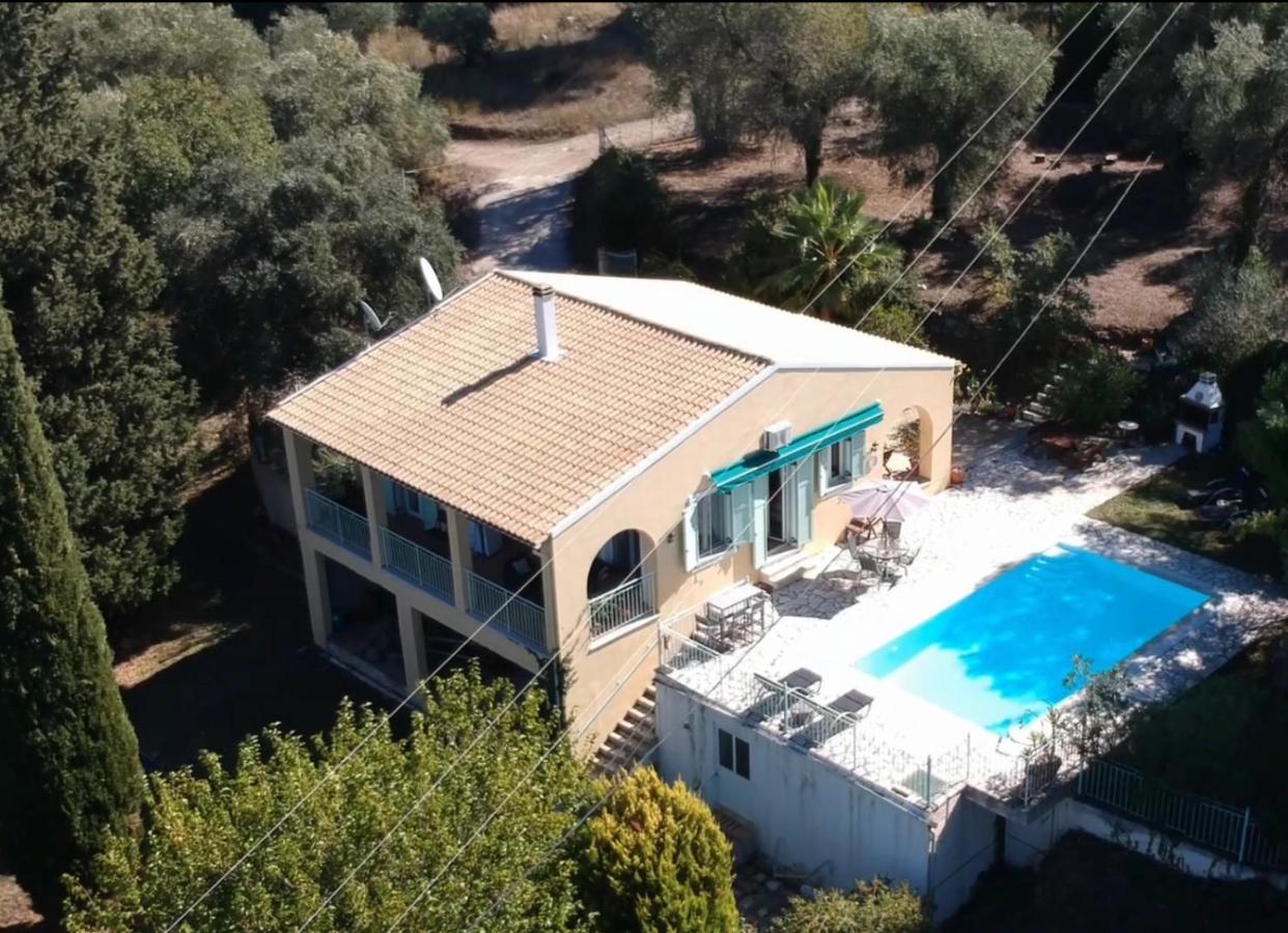 Gastouri Villa Pascalia With Heated Pool In October And Views Achílleion 外观 照片
