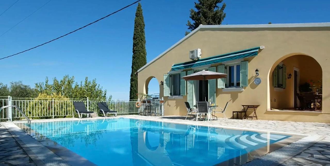 Gastouri Villa Pascalia With Heated Pool In October And Views Achílleion 外观 照片