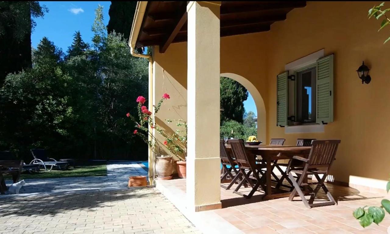 Gastouri Villa Pascalia With Heated Pool In October And Views Achílleion 外观 照片
